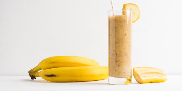 Proteinski šejk od kikirikija i banane